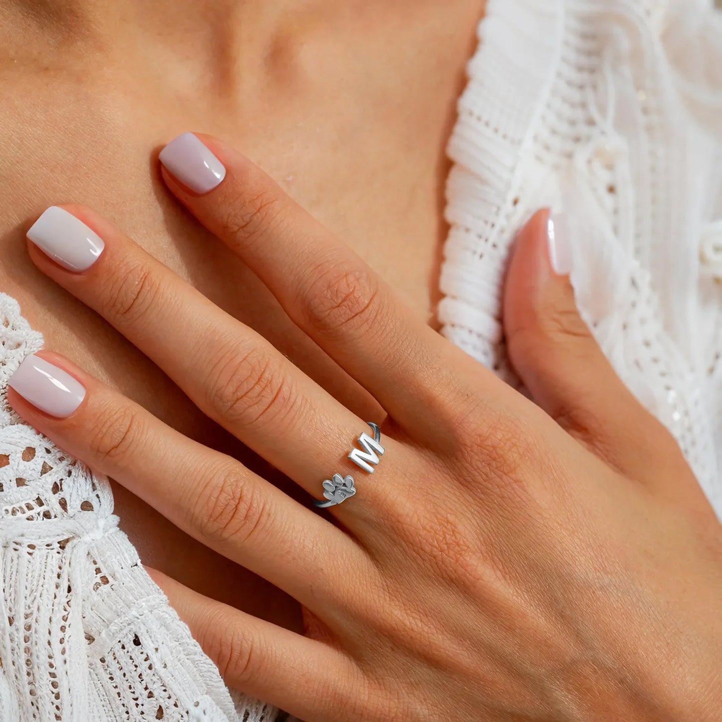 Personlig ring med kjæledyrets initial