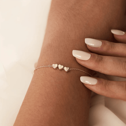 Personlig armbånd med hjerte og initial