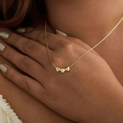 Personlig halskjede med hjerte og initial