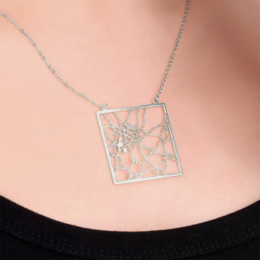 Personlig kart-halskjede