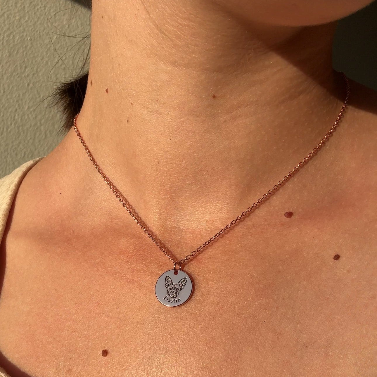 Personlig halskjede med kjæledyransikt