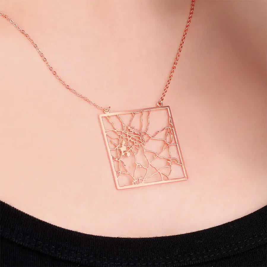 Personlig kart-halskjede