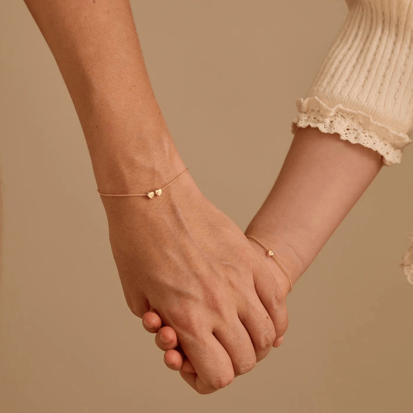 Personlig armbånd med hjerte og initial