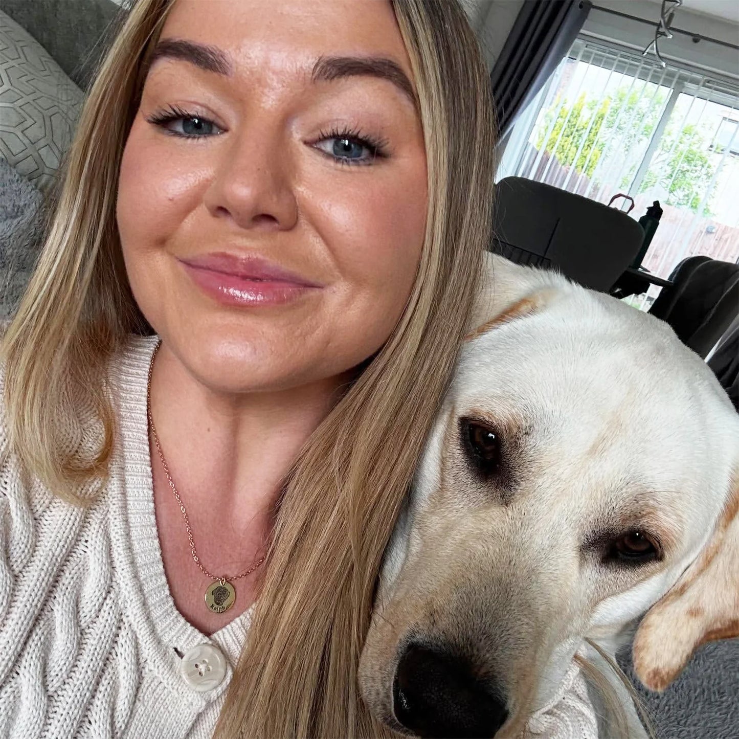 Personlig halskjede med kjæledyransikt